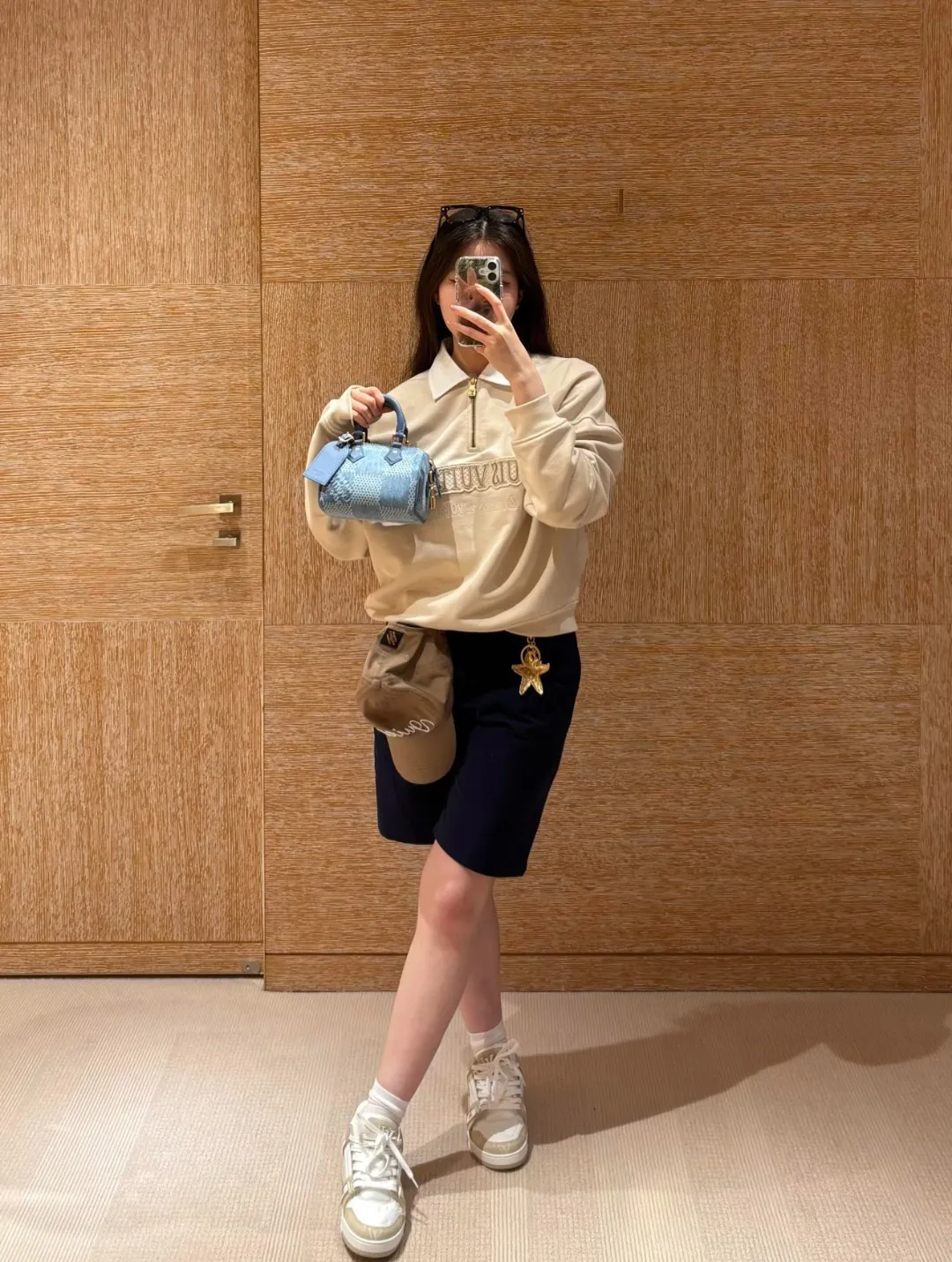 Louis Vuitton/Louis Vuitton 25Fw letter embroidered white lapel half-zip sweatshirt